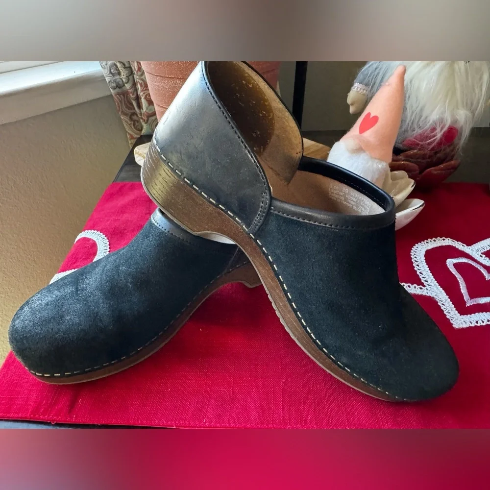 Dansko clogs - Picture 1 of 7